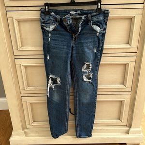 Old navy rockstar woman super skinny jeans mid rise size 4.